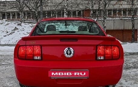 Ford Mustang VI рестайлинг, 2006 год, 1 900 000 рублей, 8 фотография