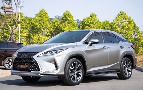 Lexus RX IV рестайлинг, 2021 год, 4 300 000 рублей, 1 фотография