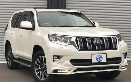 Toyota Land Cruiser Prado 150 рестайлинг 2, 2022 год, 5 100 000 рублей, 1 фотография