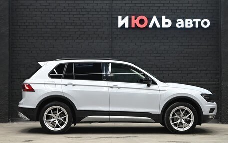 Volkswagen Tiguan II, 2019 год, 2 780 000 рублей, 10 фотография