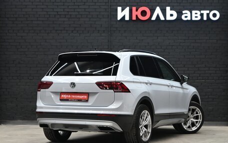 Volkswagen Tiguan II, 2019 год, 2 780 000 рублей, 8 фотография