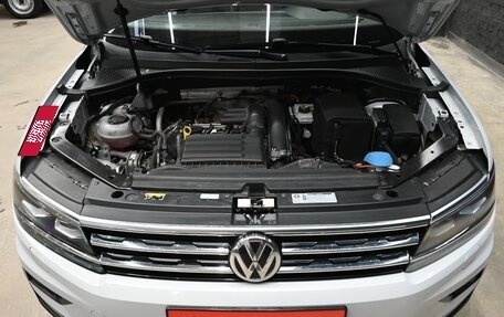 Volkswagen Tiguan II, 2019 год, 2 780 000 рублей, 3 фотография