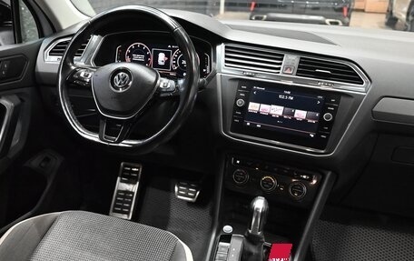 Volkswagen Tiguan II, 2019 год, 2 780 000 рублей, 13 фотография