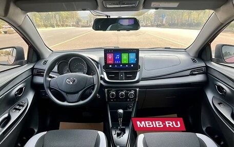 Toyota Yaris XP150 рестайлинг, 2021 год, 1 450 000 рублей, 13 фотография