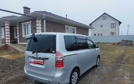 Toyota Noah III, 2008 год, 1 100 000 рублей, 17 фотография