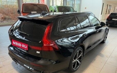 Volvo V60 II, 2022 год, 5 576 000 рублей, 3 фотография