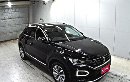 Volkswagen T-Roc I, 2022 год, 1 850 000 рублей, 1 фотография