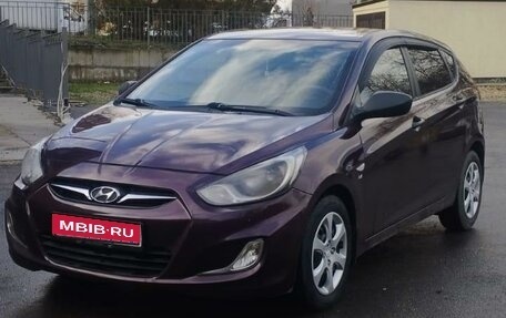 Hyundai Solaris II рестайлинг, 2013 год, 995 000 рублей, 1 фотография