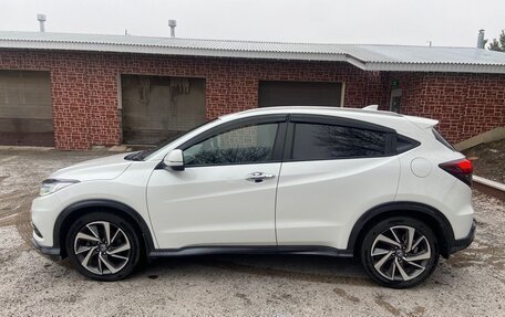 Honda Vezel, 2019 год, 2 390 000 рублей, 4 фотография