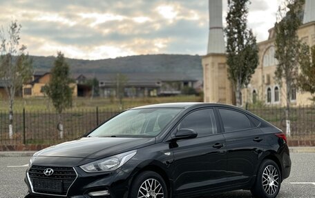 Hyundai Solaris II рестайлинг, 2018 год, 1 250 000 рублей, 1 фотография