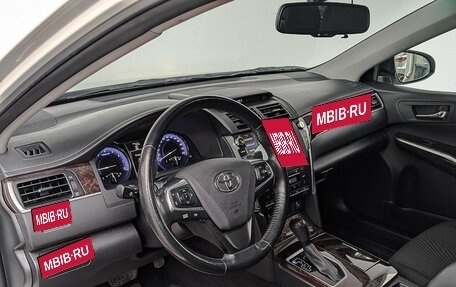 Toyota Camry, 2018 год, 2 550 000 рублей, 15 фотография