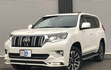 Toyota Land Cruiser Prado 150 рестайлинг 2, 2022 год, 5 100 000 рублей, 3 фотография