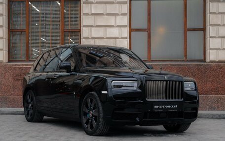 Rolls-Royce Cullinan, 2019 год, 45 000 000 рублей, 3 фотография