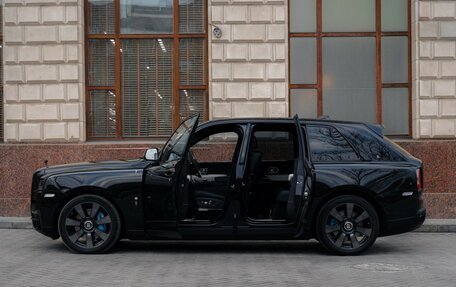 Rolls-Royce Cullinan, 2019 год, 45 000 000 рублей, 10 фотография