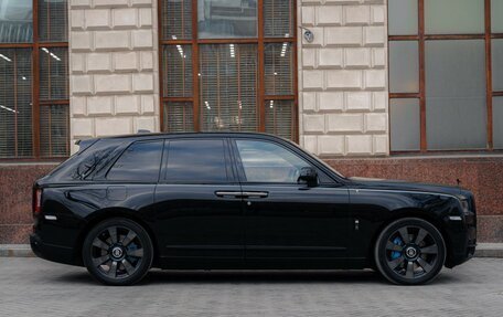 Rolls-Royce Cullinan, 2019 год, 45 000 000 рублей, 4 фотография