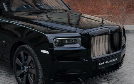 Rolls-Royce Cullinan, 2019 год, 45 000 000 рублей, 12 фотография