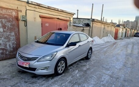 Hyundai Solaris II рестайлинг, 2015 год, 750 000 рублей, 1 фотография