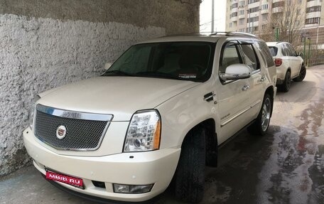 Cadillac Escalade III, 2011 год, 2 700 000 рублей, 1 фотография