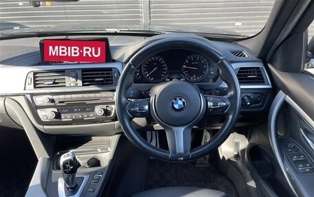 BMW 3 серия, 2018 год, 1 755 000 рублей, 10 фотография