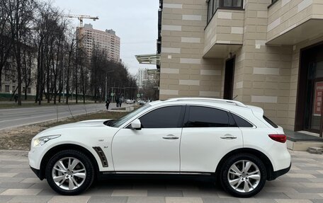 Infiniti QX70, 2013 год, 2 350 000 рублей, 2 фотография