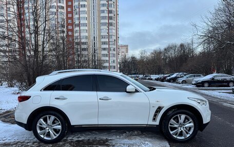 Infiniti QX70, 2013 год, 2 350 000 рублей, 11 фотография