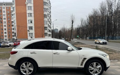 Infiniti QX70, 2013 год, 2 350 000 рублей, 6 фотография