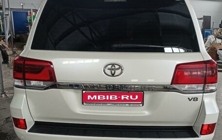 Toyota Land Cruiser 200, 2019 год, 8 000 000 рублей, 3 фотография