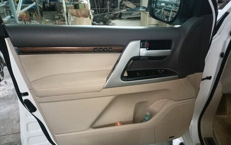 Toyota Land Cruiser 200, 2019 год, 8 000 000 рублей, 12 фотография