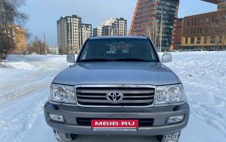 Toyota Land Cruiser 100 рестайлинг 2, 2005 год, 2 870 000 рублей, 4 фотография