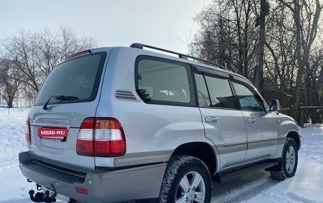 Toyota Land Cruiser 100 рестайлинг 2, 2005 год, 2 870 000 рублей, 8 фотография