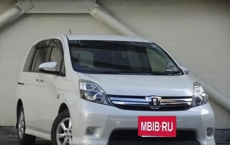 Toyota ISis I, 2014 год, 1 040 000 рублей, 3 фотография