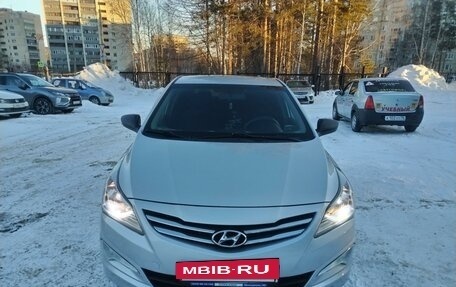 Hyundai Solaris II рестайлинг, 2014 год, 1 000 000 рублей, 2 фотография