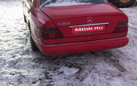 Mercedes-Benz W124, 1991 год, 79 000 рублей, 3 фотография