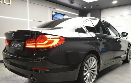 BMW 5 серия, 2019 год, 3 810 000 рублей, 8 фотография