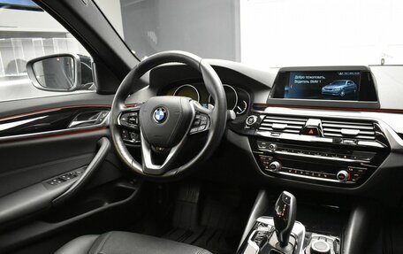 BMW 5 серия, 2019 год, 3 810 000 рублей, 12 фотография