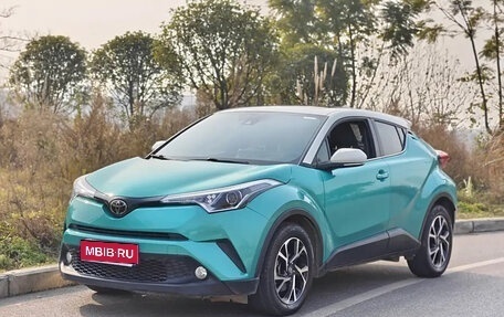 Toyota C-HR I рестайлинг, 2020 год, 2 100 000 рублей, 1 фотография