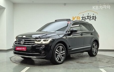 Volkswagen Tiguan II, 2021 год, 3 585 000 рублей, 1 фотография