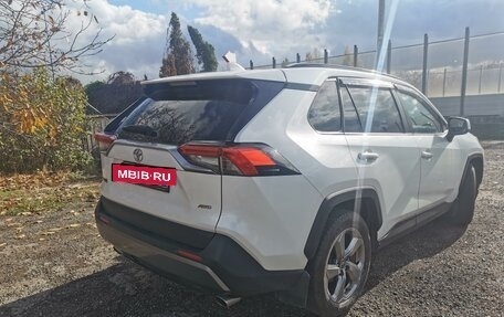 Toyota RAV4, 2021 год, 3 099 000 рублей, 3 фотография