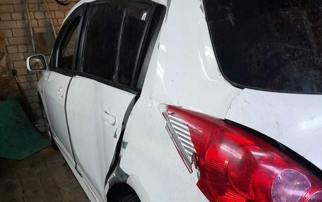 Nissan Tiida, 2011 год, 235 000 рублей, 2 фотография