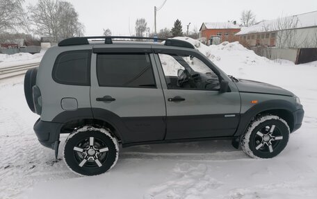 Chevrolet Niva I рестайлинг, 2009 год, 550 000 рублей, 3 фотография