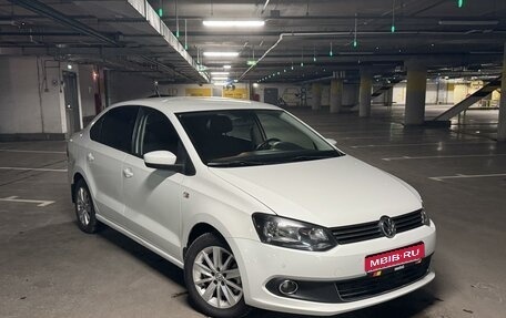 Volkswagen Polo VI (EU Market), 2015 год, 715 000 рублей, 1 фотография