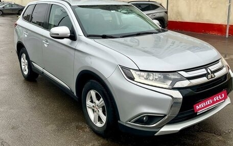 Mitsubishi Outlander III рестайлинг 3, 2017 год, 2 275 000 рублей, 3 фотография