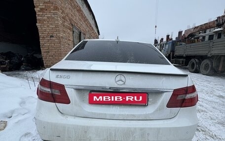 Mercedes-Benz E-Класс, 2012 год, 1 180 000 рублей, 4 фотография