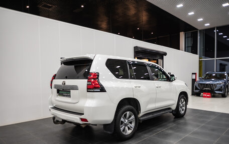 Toyota Land Cruiser Prado 150 рестайлинг 2, 2019 год, 5 750 000 рублей, 6 фотография