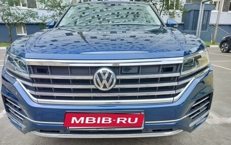 Volkswagen Touareg III, 2019 год, 5 350 000 рублей, 2 фотография