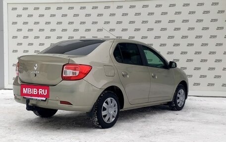 Renault Logan II, 2018 год, 900 000 рублей, 3 фотография