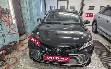 Toyota Camry, 2020 год, 3 200 000 рублей, 2 фотография