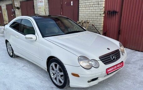 Mercedes-Benz C-Класс, 2003 год, 630 000 рублей, 3 фотография