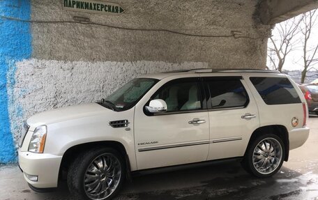 Cadillac Escalade III, 2011 год, 2 700 000 рублей, 3 фотография