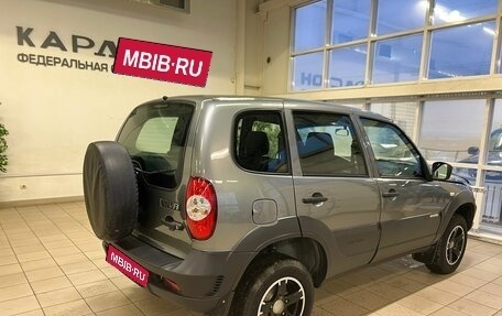 Chevrolet Niva I рестайлинг, 2017 год, 885 000 рублей, 2 фотография